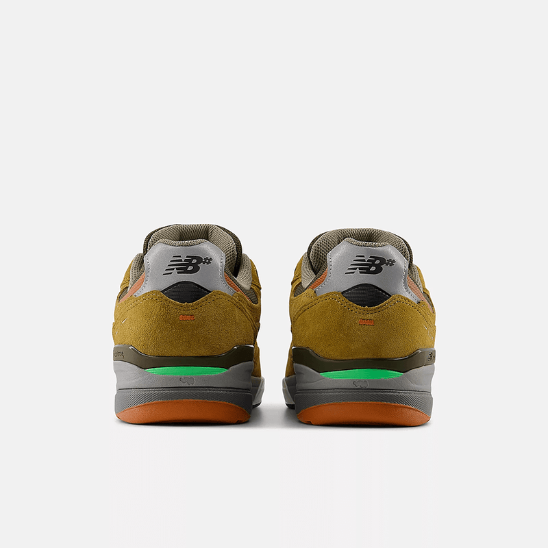 NB Numeric Andrew Reynolds 933 (Camel with dark brown)