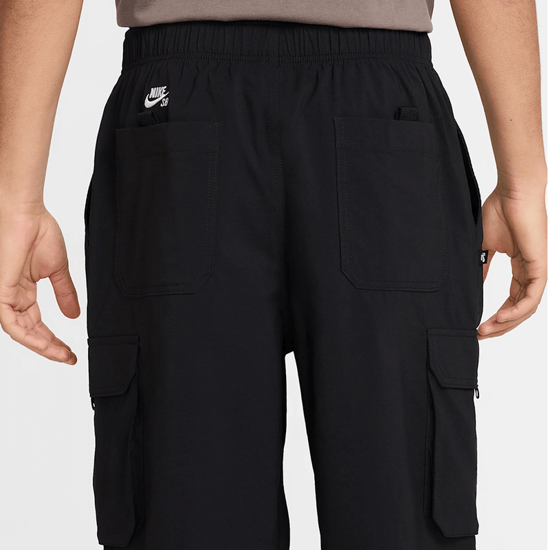 Nike SB Dri-FIT Kearny Cargo Skate Shorts (Black/White)