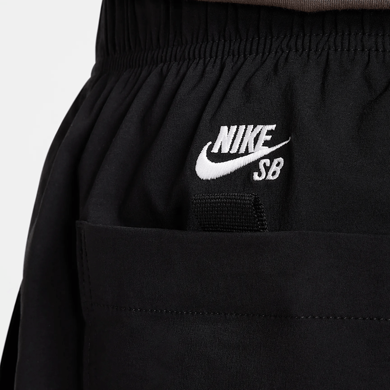 Nike SB Dri-FIT Kearny Cargo Skate Shorts (Black/White)