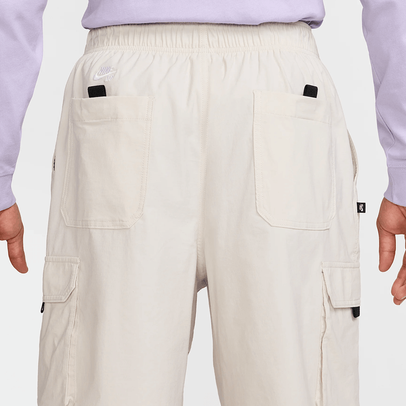 Nike SB Dri-FIT Kearny Cargo Skate Shorts (Light Bone/White)