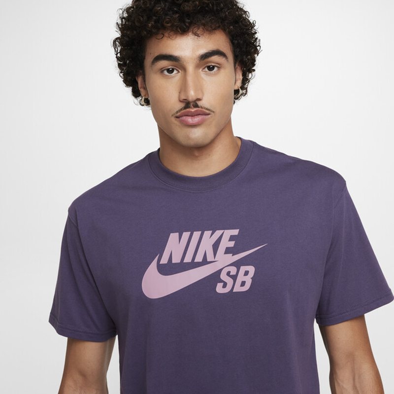 Nike SB Men's Logo Skate T-Shirt ( Dark Raisin)